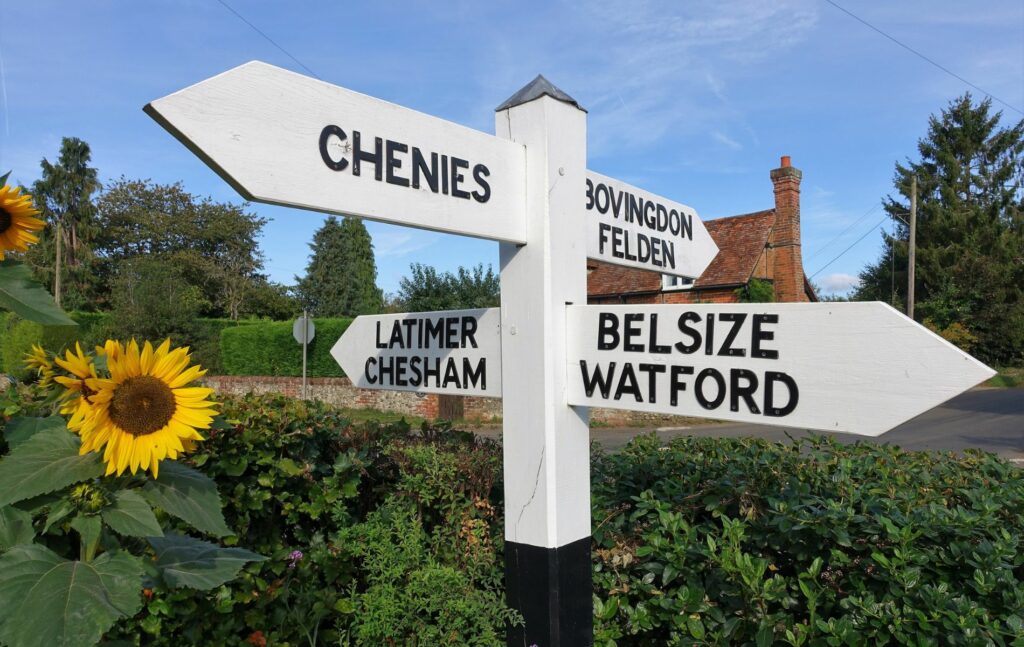 Roadsign pointing to Bovingdon